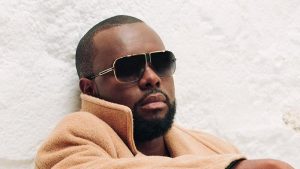 Maître Gims Trompé Par Sa Femme Dem Dem Dans Les Toilettes D’un Club Au Maroc ? Video