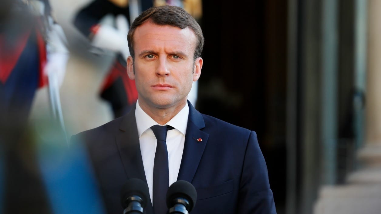 Pays À L’arrêt, Français Dans La Rue : Et Si C’était Macron, Le Problème ?