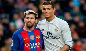 Que Fait Cristiano Ronaldo Lorsque Le Public Crie Le Nom De Son Rival Messi ?