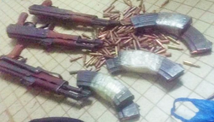 VIDÉO: Découvertes des armes de guerre près de la résidence de Soro à Assinie