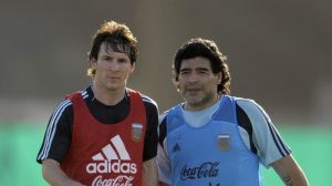 Messi Annoncé Chez Maradona En Italie