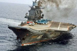 Russie : Le Seul Porte-Avion Brûle, La Marine Au Centre Des Moqueries