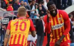 Un Autre Joueur Rompt Son Contrat Avec Kayserispor Après Adebayor