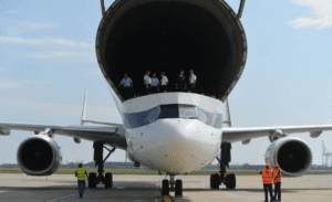 超级截屏 20200114 044720 300x183 - Airbus met en service le BelugaXL, l'avion-cargo mastodonte