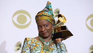 Angélique Kidjo Récompensée Au Grammy Awards