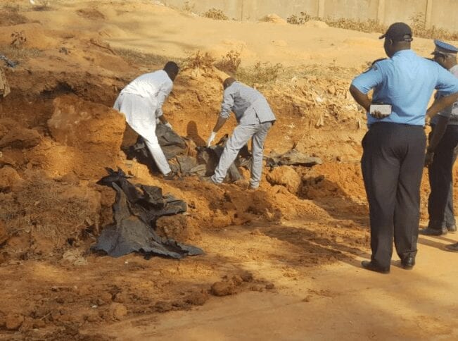 Côte d’Ivoire : une fosse commune contenant 20 corps a été découverte