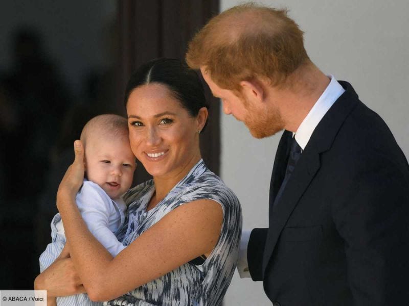 La Reine Elizabeth Ii Soutient La Décision Du Prince Harry Et  Meghan Markle