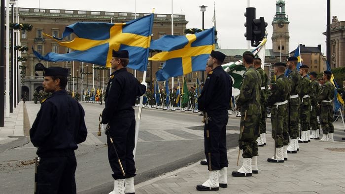 Suède : Il Ment Sur Son Cv Pendant 20Ans Et Fait Carrière Dans L&Rsquo;Armée