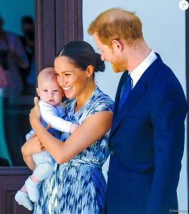 Le Prince Harry Et Meghan Markle Se Mettent À L&Rsquo;Écart De La Famille Royale