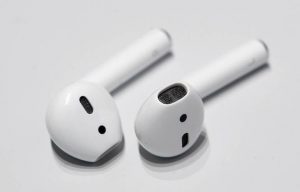 Un Enfant De 7 Ans Avale Par Accident Un Airpod