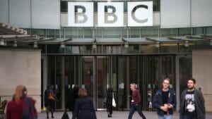 La Bbc Supprime 450 Postes De Sa Rédaction