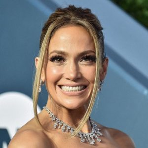 Jennifer Lopez Fait Renaître Cette Coiffure Des Années 2000 Aux Sag Awards