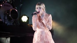 La Chanteuse Angèle En Tête Des Ventes En France En 2019