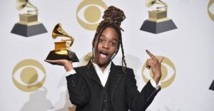 Musique : La Chanteuse Koffee Remporte Un Grammy Du Meilleur Album Reggae À 19 Ans