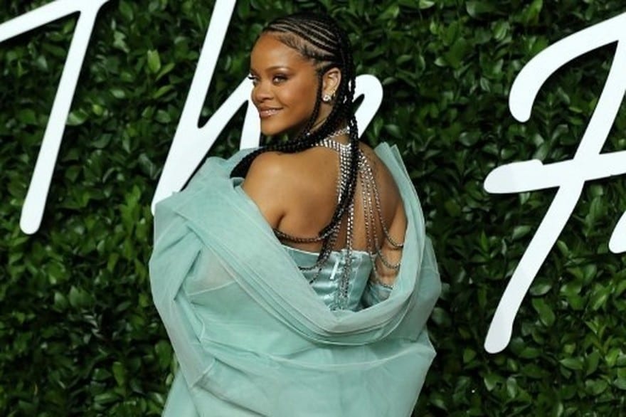 Rihanna : Pourquoi Les Fans De La Chanteuse Sont-Ils En Colère ?