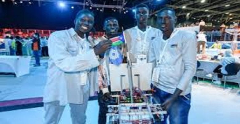 Soudanadolescents Construisent Robot Pour Aider Résoudre Un Sérieux Problème Mondial