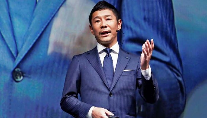 Un Milliardaire Japonais Fait Une Incroyable Surprise À Ses Fans Sur La Toile