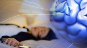 Voici Pourquoi Les Médecins Demandent De Ne Pas Dormir À Coté Du Téléphone