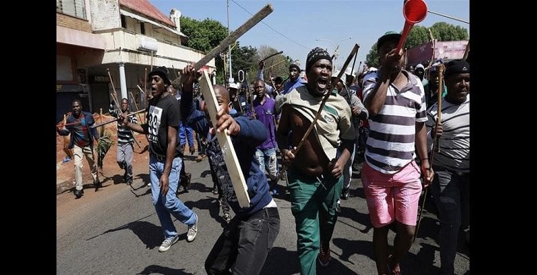 Xénophobie En Afrique Du Sud Les Nigériansétrangers Sommés De Quitter Le Pays