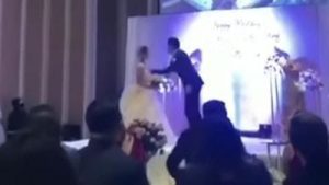 Un Homme Diffuse La Se*Tape De Sa Femme Pendant Leur Mariage Pour Se Venger