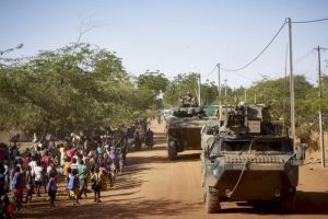 Burkina Faso : Un Car Roule Sur Un Engin Explosif Et Fait 14 Morts