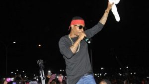 People : Wizkid Assailli En Plein Concert Par Des Hommes Surexcités