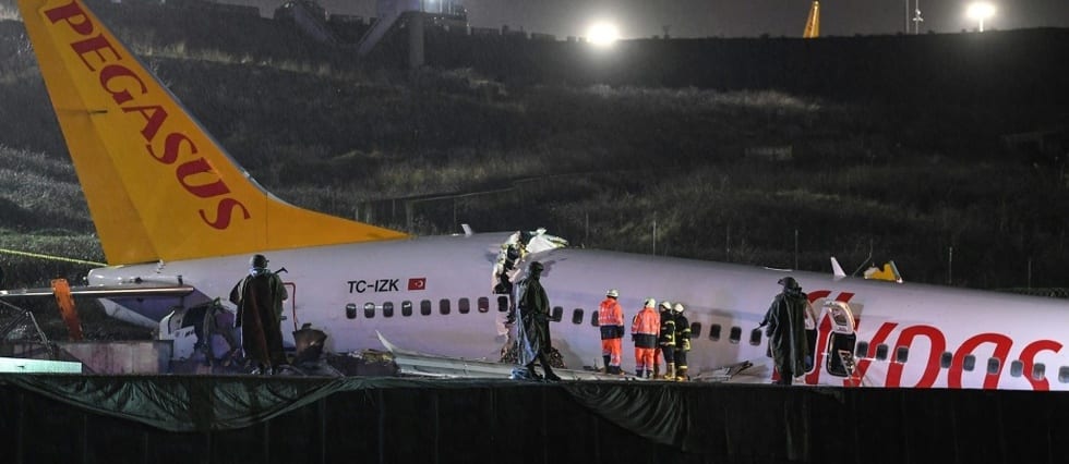 Un Avion Se Brise En Trois Après L&Rsquo;Atterrissage À L&Rsquo;Aéroport D&Rsquo;Istanbul