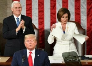 La Chef Des Démocrates Nancy Pelosi A Déchiré Le Discours De Donald Trump