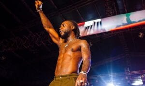 Burna Boy Taclé Par Les Internautes Pour S’être Autoproclamé “Le Meilleur”