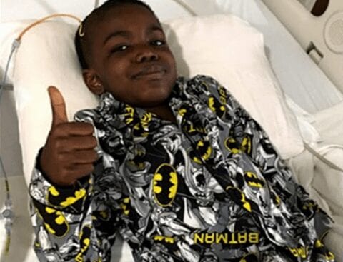 Ce garçon de 8 ans célèbre sa victoire cancer du cerveau stade 4 - Ce garçon de 8 ans célèbre sa victoire contre le cancer du cerveau au stade 4