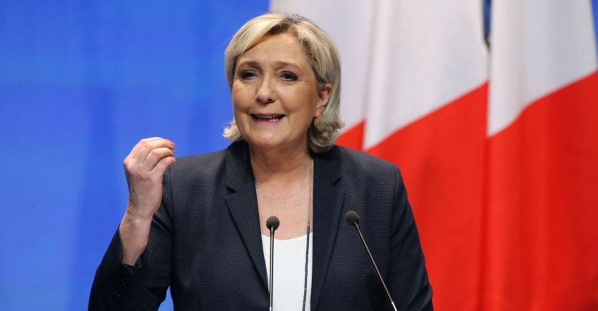 Coronavirus Marine Le Pen Souhaite Toujours Fermeture Des Frontières