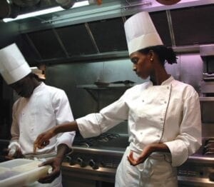 Offre D’Emploi: 15 Cuisiniers Stagiaires