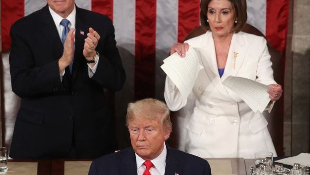 Nancy Pelosi avait-elle le droit de déchirer le discours de Donald Trump?