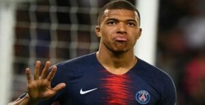 Psg: Kylian Mbappé Taclé Par Les Supporters, Il Réagit