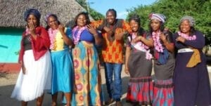 Record : En Afrique Du Sud, Un Homme Épouse Le Même Jour 6 Femmes !