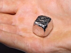 Qu’est-Ce Que Le Rhodium, Ce Métal Qui Coûte 7 Fois Plus Cher Que L&Rsquo;Or?