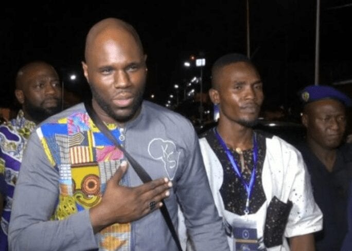 Urgent Kemi Seba Retenu Police Sénégalaiseaéroport De Dakar 1 - Paul Biya : La Nouvelle Gaffe De Macron Sur L’afrique Après Ouattara
