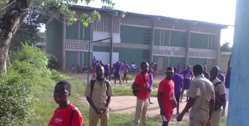 bastonnade lycée San Pédro   doingbuzz - Côte d'Ivoire : Un élève tabasse sa professeure et fait arrêter les cours