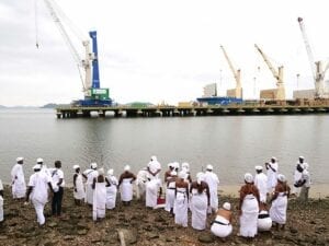 Gabon: La Princesse Marie Anne Ankombie Suspend Toute Activité Maritime Pour Les Rituels