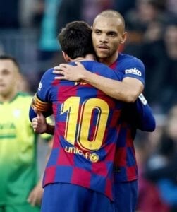 Martin Braithwaite Dit Ne Plus Vouloir Laver Sa Tenue Après Que Messi L&Rsquo;Ait Pris Dans Ses Bras