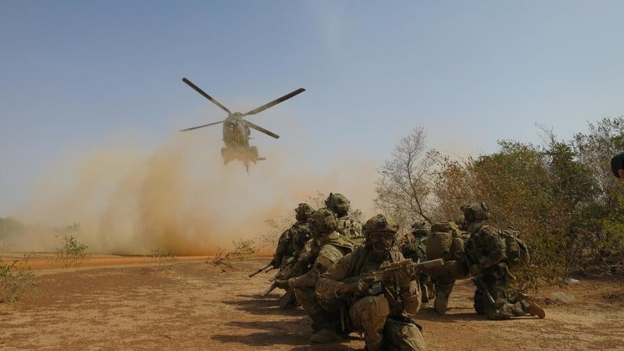 Burkina Faso : Des Civils Armés Pour Lutter Contre Le Terrorisme