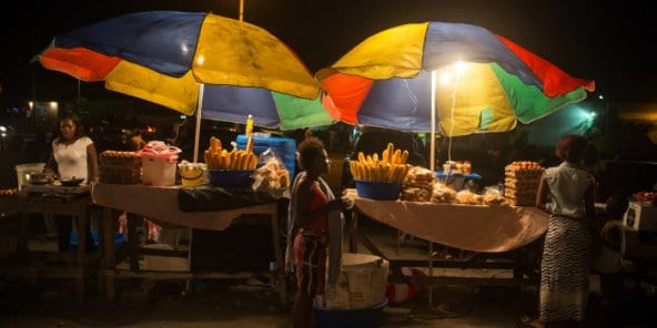 À Kinshasa si tu ne sors pas tu ne manges pas - À Kinshasa, si tu ne sors pas, tu ne manges pas