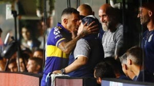 Boca Junior: Le Baiser De Carlos Tevez Et Les Larmes De Maradona