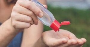 Coronavirus: Comment Préparer Votre Propre Désinfectant Pour Les Mains À La Maison (Vidéo)