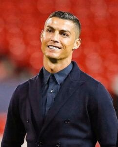 Coronavirus : Cristiano Ronaldo Finance Des Unités De Soins Intensifs