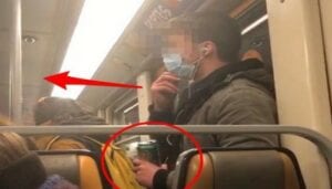 Coronavirus: Un Homme Filmé En Train De Répandre Sa Salive Sur Une Barre De La Rame Dans Un Métro-(Vidéo)