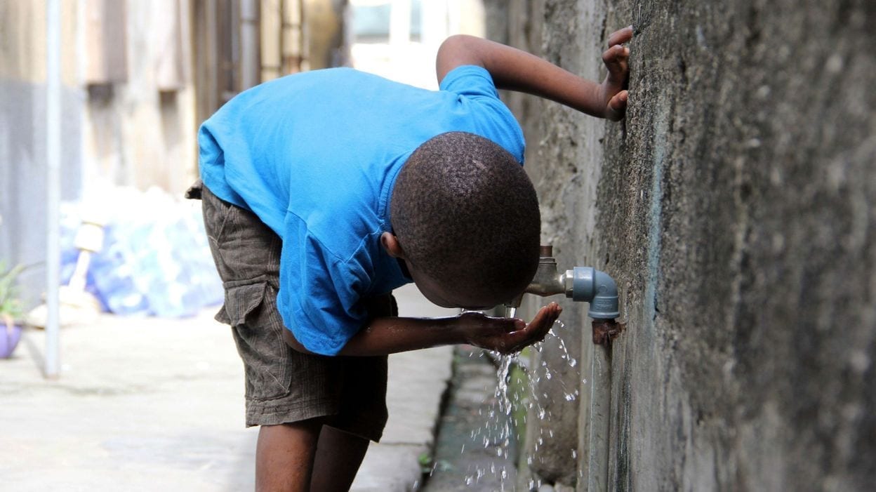 Coronavirusalors Qu’au Même Moment Le Manque D’eau Potable Coûte La Vie À 1000 Enfants Par Jour