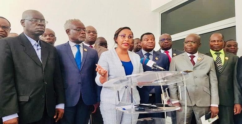 Côte D’ivoireréforme Constitutionnelleles Groupes Parlementaires De L’opposition Répondent À Ouattara