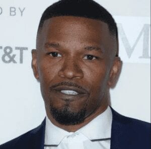 Jamie Foxx Frappe Une Femme Avec Son “Gros Pénis”