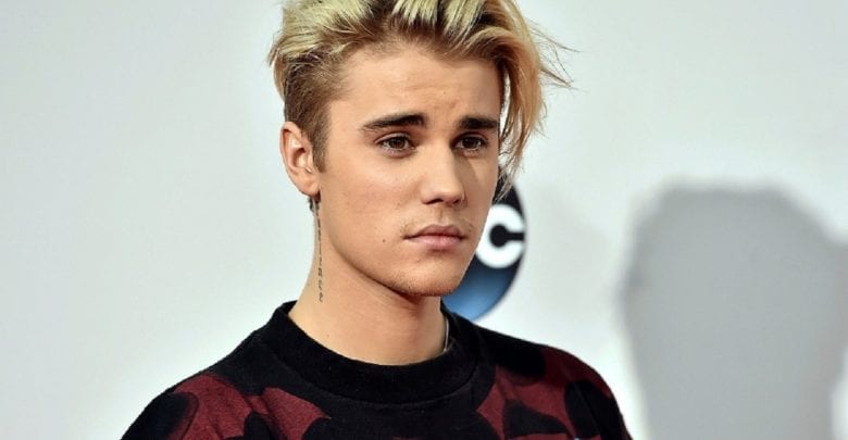 Justin Bieber Évoque Le Miracle Opéréjésus Dans Sa Vie